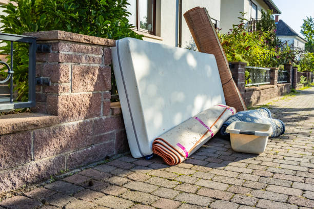 Best Attic Cleanout Services  in Mineola, NY