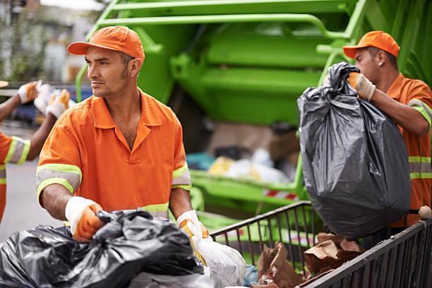 Best Yard Cleanup Services  in Mineola, NY